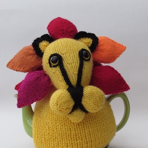 Tingatinga Lion Tea Cosy Knitting Pattern