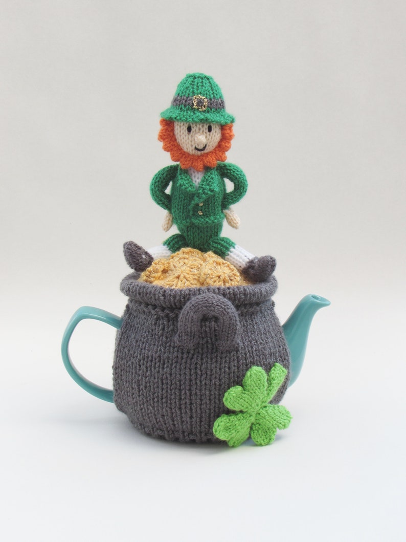 Lucky Leprechaun Tea Cosy Knitting Pattern image 1