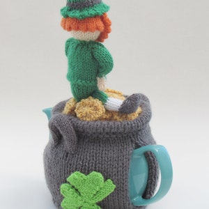 Lucky Leprechaun Tea Cosy Knitting Pattern image 8