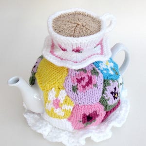 Granny Patchwork Tea Cosy Knitting Pattern to knit your own patchwork inspired tea cosy with intarsia floral motifs and teacup