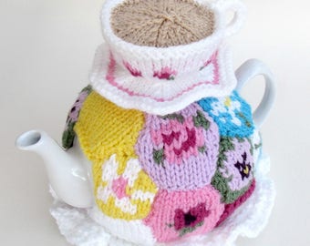 Patrón de tejido acogedor para té Grandma Patchwork para tejer tu propio acogedor para té inspirado en patchwork con motivos florales de intarsia y taza de té