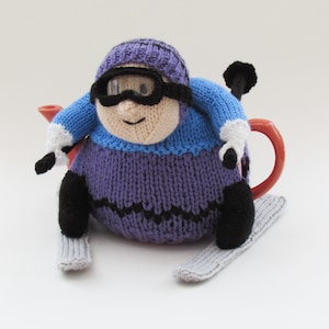 Skier Tea Cosy Knitting Pattern