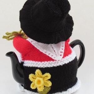 Welsh Lady Tea Cosy Knitting Pattern image 10