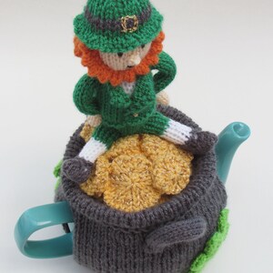 Lucky Leprechaun Tea Cosy Knitting Pattern image 3