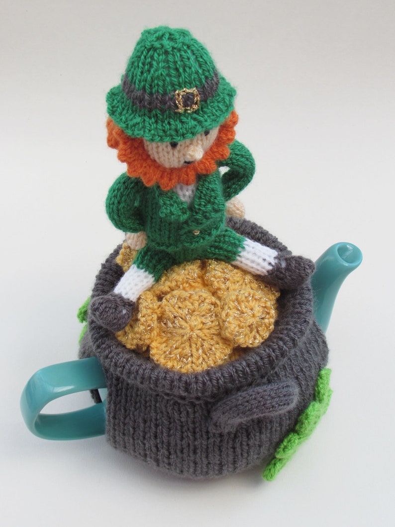 Lucky Leprechaun Tea Cosy Knitting Pattern image 3