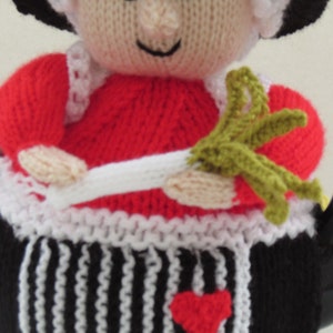 Welsh Lady Tea Cosy Knitting Pattern image 4