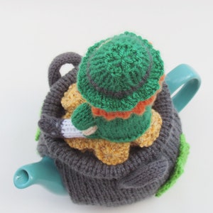 Lucky Leprechaun Tea Cosy Knitting Pattern image 7