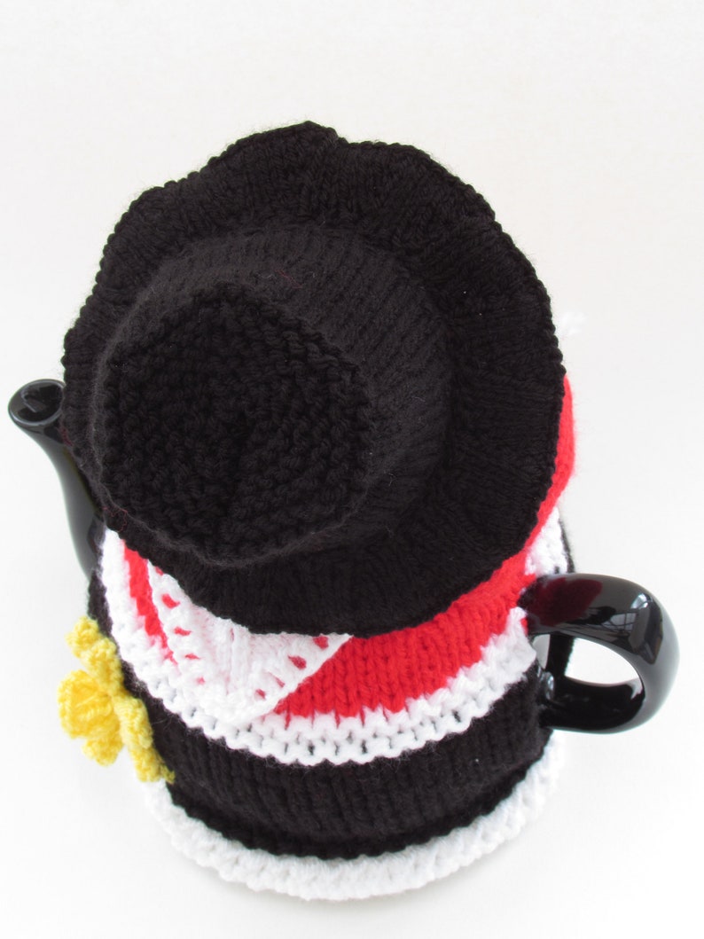 Welsh Lady Tea Cosy Knitting Pattern image 9