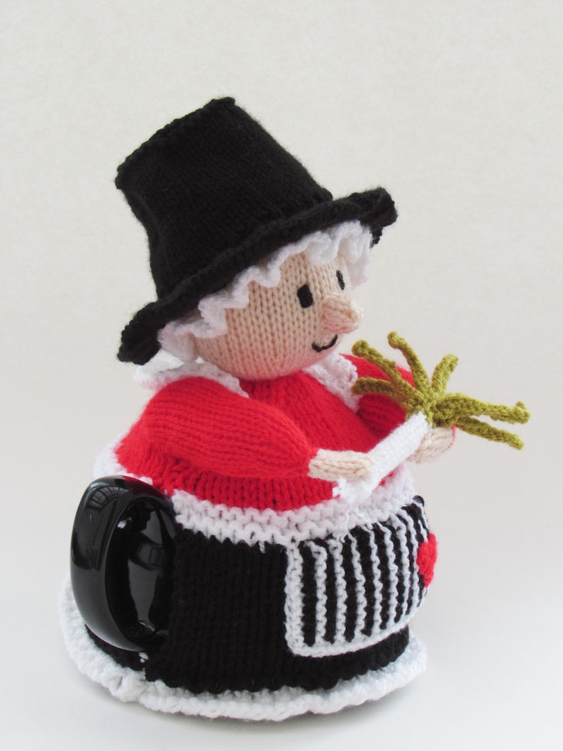 Welsh Lady Tea Cosy Knitting Pattern image 7