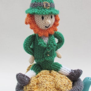 Lucky Leprechaun Tea Cosy Knitting Pattern image 9