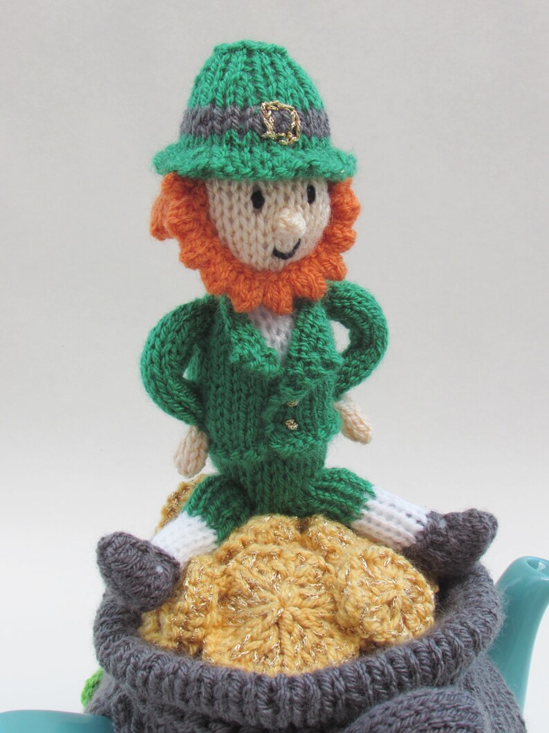 Lucky Leprechaun Tea Cosy Knitting Pattern image 9