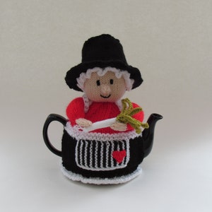 Welsh Lady Tea Cosy Knitting Pattern image 1