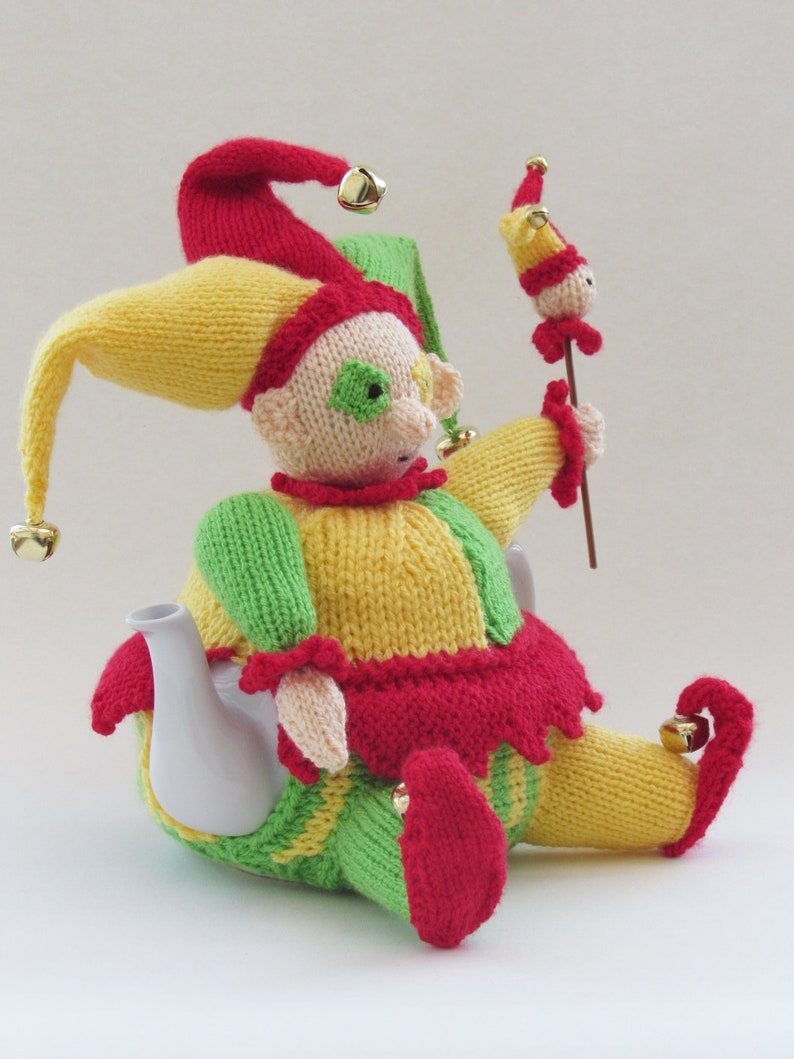 Court Jester Tea Cosy Knitting Pattern image 3