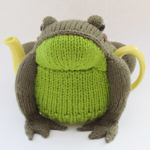 Frog Tea Cosy Knitting Pattern image 6