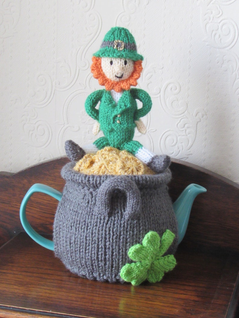 Lucky Leprechaun Tea Cosy Knitting Pattern image 2