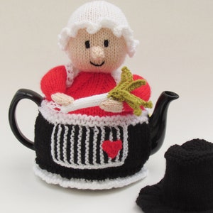 Welsh Lady Tea Cosy Knitting Pattern image 5