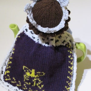 Her Majesty The Queen Tea Cosy Knitting Pattern image 5
