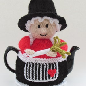 Welsh Lady Tea Cosy Knitting Pattern image 8