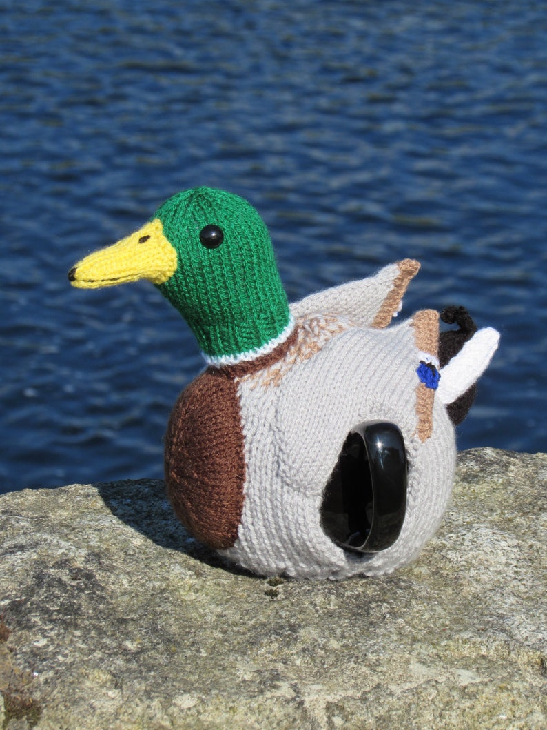 Mallard Duck Tea Cosy Knitting Pattern image 8