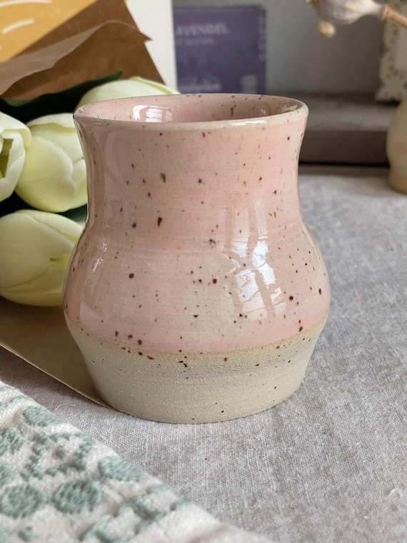 Handgemachte Keramikvase – Steinzeug, naturbelassen & rosa glasiert – Unikat