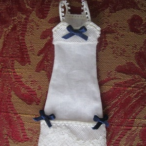 Cotton nightgown with blue lacitos for dollhouses image 1