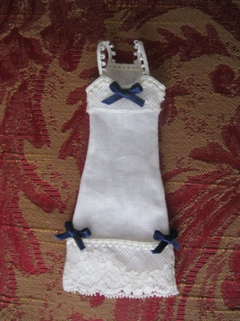 Cotton nightgown with blue lacitos for dollhouses image 1