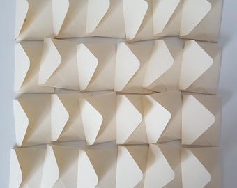 Sobres mini color crema para bebé (juego de 24 unidades, 4 x 3,2 cm, 100 g/m²), sobres miniatura de colores divertidos y adorables para scrapbooking y regalos de fiesta.