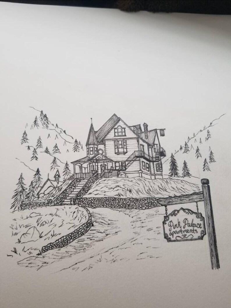 Coraline House-affischtryck | Spöklik heminredning | Gotisk herrgårdskonst | Handritad digital nedladdning Rosa palatsväggkonst | Spöklikt utskrivbart bild 3