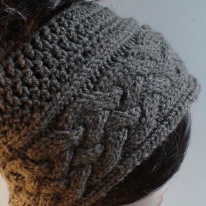 Cable Messy bun hat Pattern image 3