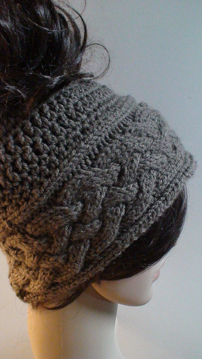 Cable Messy bun hat Pattern image 3