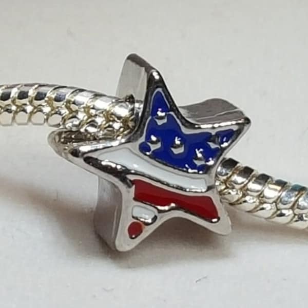 Charme du drapeau des États-Unis, Charme européen, Charme en forme d’étoile, Charme du drapeau, Double face, Rouge Blanc Bleu, Convient aux bracelets de charme design et européens