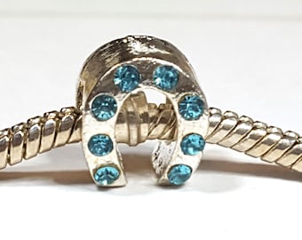 Hoefijzerbedel, blauwe kristallen, geluksbedel, dubbelzijdig, past op alle designer- en Europese bedelarmbanden