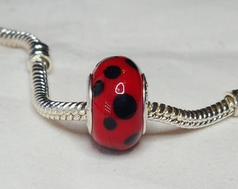 Perle de verre rouge, Pois noirs, Perle de verre européenne, Perle de verre de Murano rouge, Noyau en argent 925, convient aux bracelets à breloques européens et de créateurs