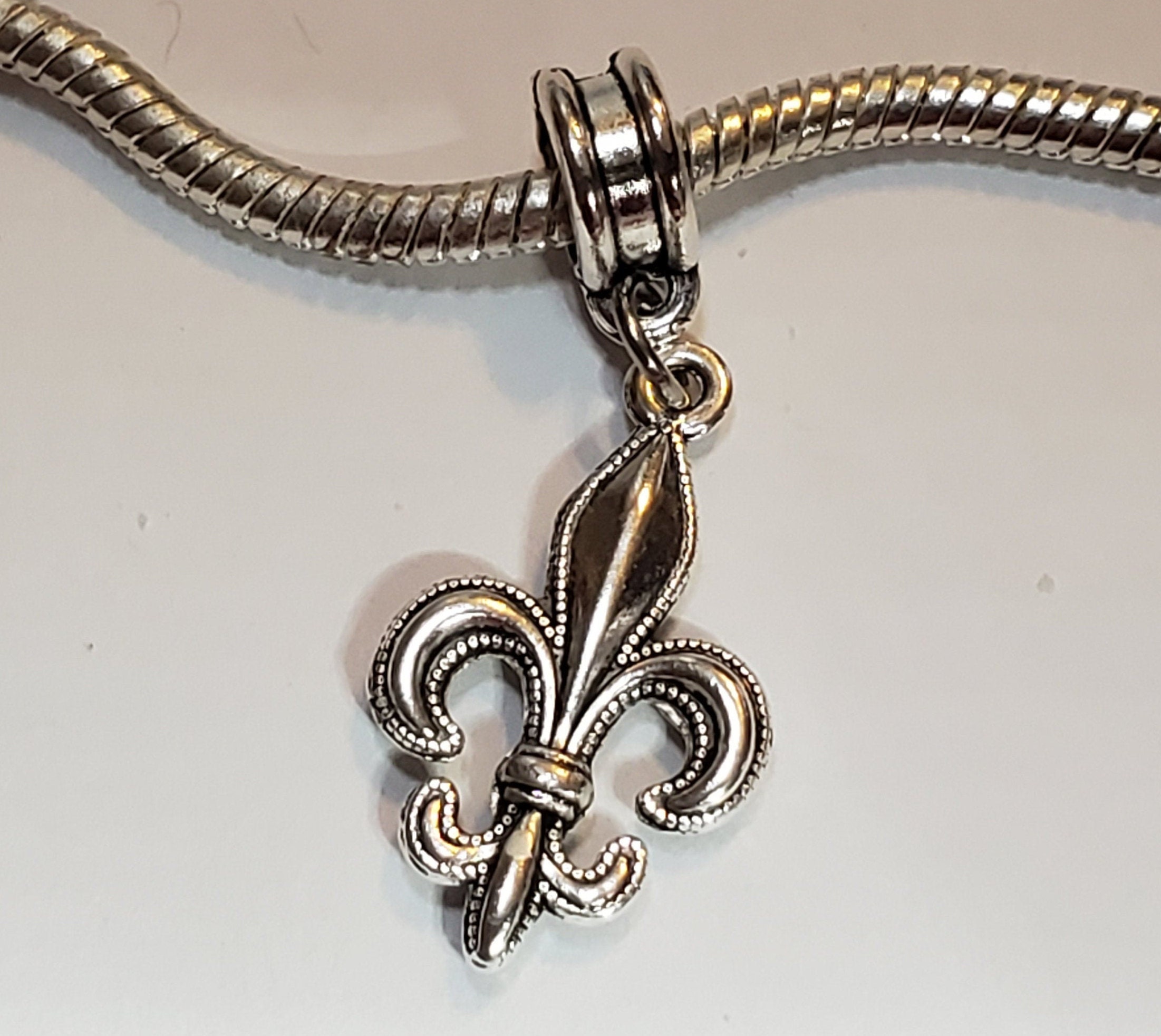 Pandora fleur de lis dangle charm sale
