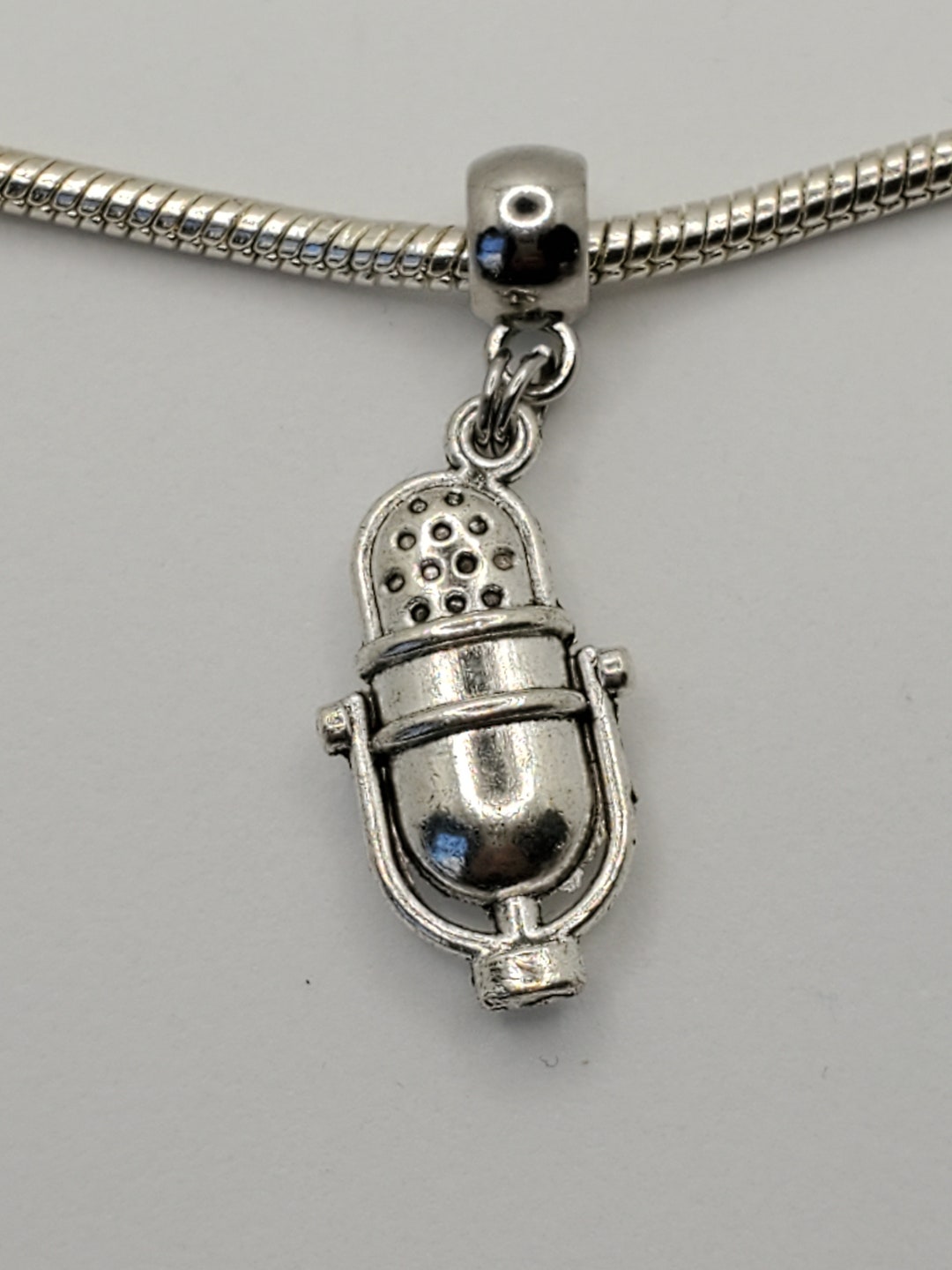 Retro Mic Charm, Microphone Charm, Singer Charm, Announcers Charm, 3D