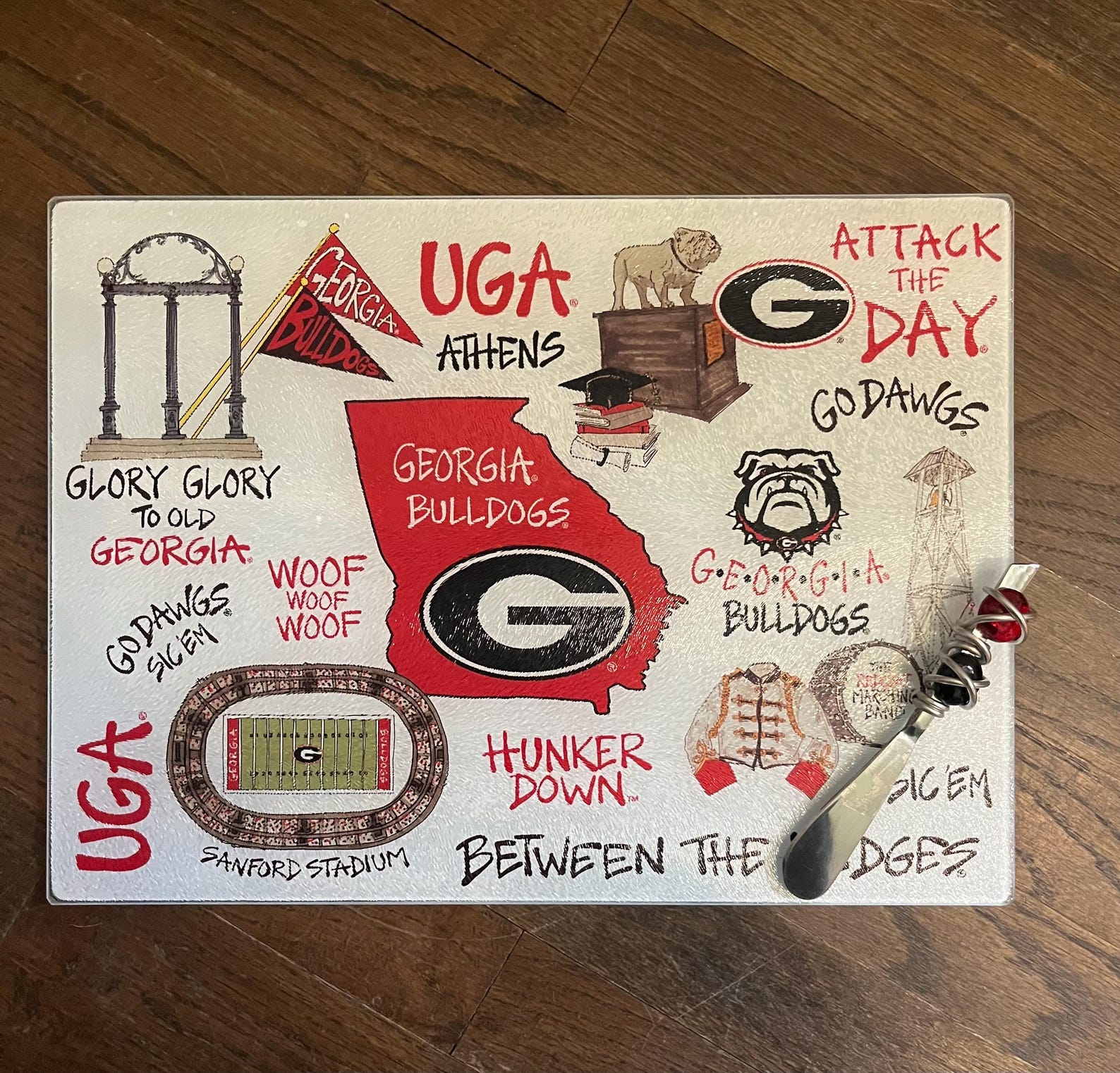 Licensed UGA Cutting Board With Matching Wire-wrapped Spreader With ...