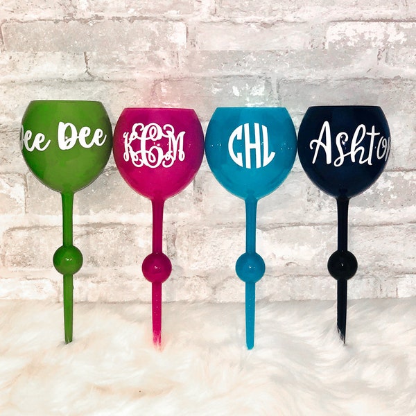 The Beach Glass® Wine Glass,Personalized Floating wine glass, Monogrammed Acrylic Outdoor Drinkware -  Floating Pool wine tumbler