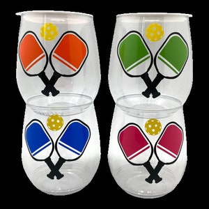 Pickleball stemless wine glasses, Set of 4 w/lids, 100% recyclable polymer - Perfect gift for any Pickleball player!