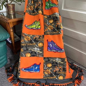 BASKETBALLS FLEECE BLANKET