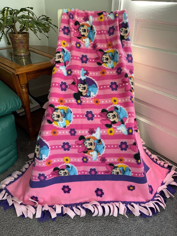 Minnie fleece online blanket