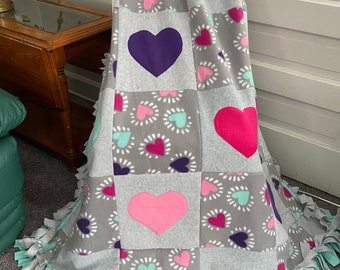 HEARTS FLEECE Blanket