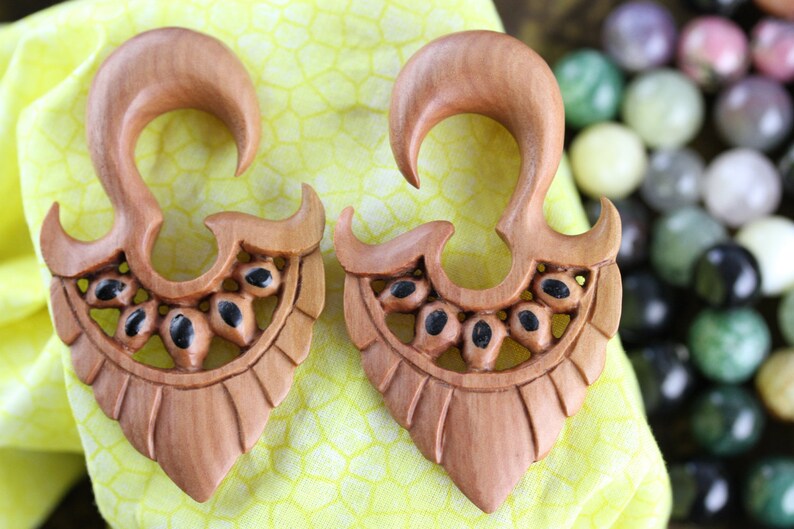 14mm Wood Stretch Ear Plugs 9/16 14 Mm Carved Wood Etsy