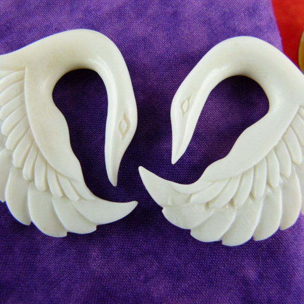 0 Gauge White Swan Earrings -  Bone 8mm Swan Hanger Earrings - 8 mm White Earrings - 0g White Hanger Earrings - spirit animal earring *C045