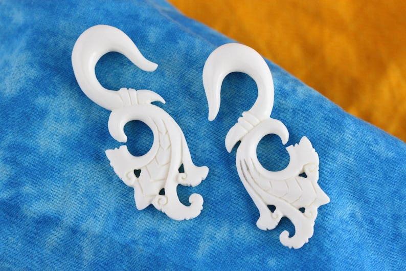 0 gauge bone earring 8 mm gauged white Bone earring 8mm Stretching Whit Bone Earrings Handcrafted white gauge earring C020