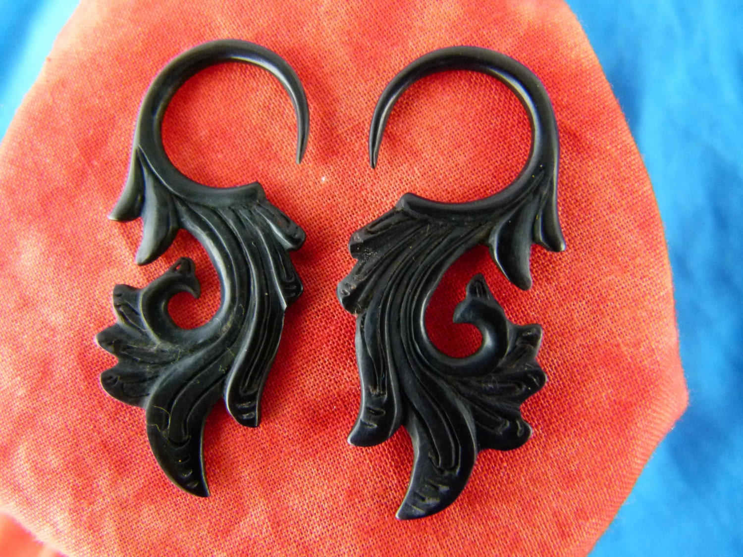 Beachcombers Bazaar Henna Studio and Supply: Fake Spiral Gauge Earrings are  'da Bomb!
