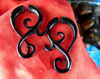 Pair of Fake Gauge Horn Earrings -  Fake Gauge Organic Horn - Fake ear Stretching *B014