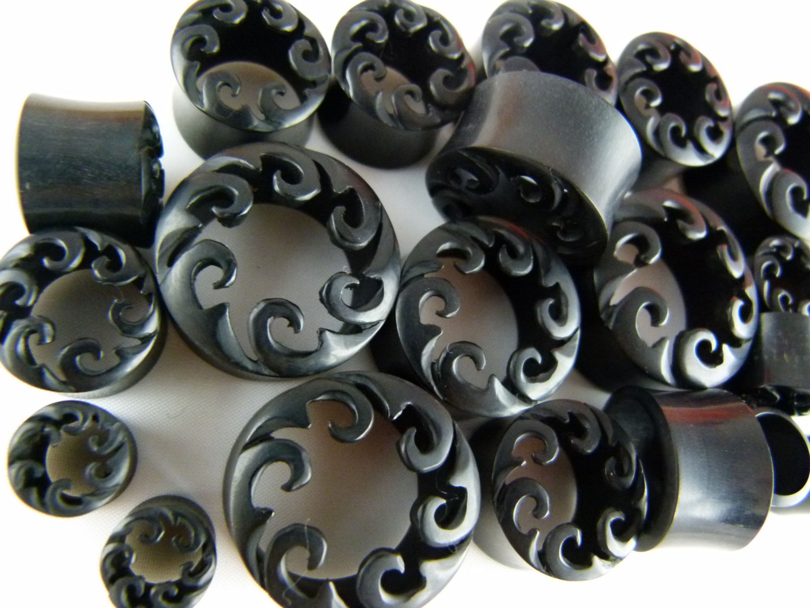 PAI Of Oganic Black Wood Hand Caved Tibal Bass Flowe