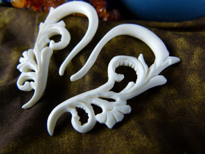 Stretch Earring bone 5 mm earring Ear Stretching Taper 5mm 4g Hanging stretch earring C008 plug ear stretcher