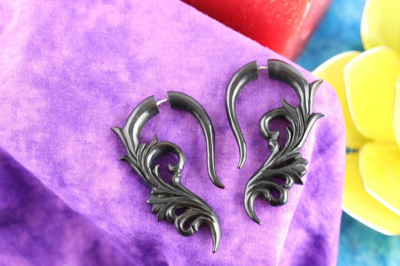Caved Horn fake stretch ear plugs Fake Gauged Plugs Horn Hanging Earrings Fake Gauge Fake Stretched ears fake stretching ear *B039