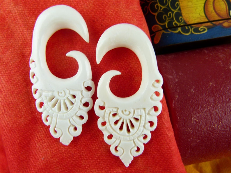 gauged Recycled Bone earrings 00g Handcrafted gauged earring C027 10mm Stretched Ears 10 mm stretch ears Bone 00 gauge earrings